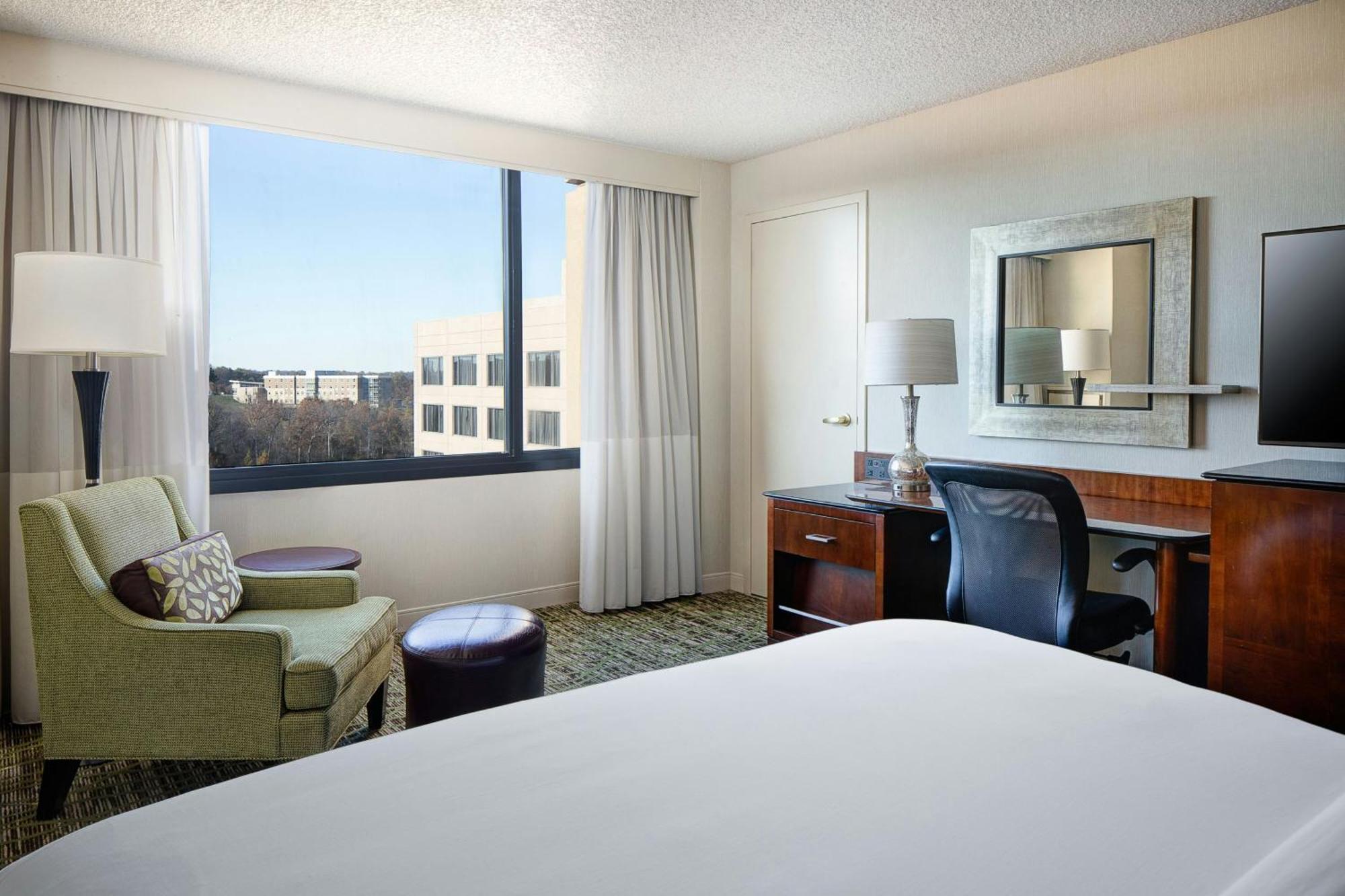 Marriott St. Louis West Hotel Chesterfield Exterior photo